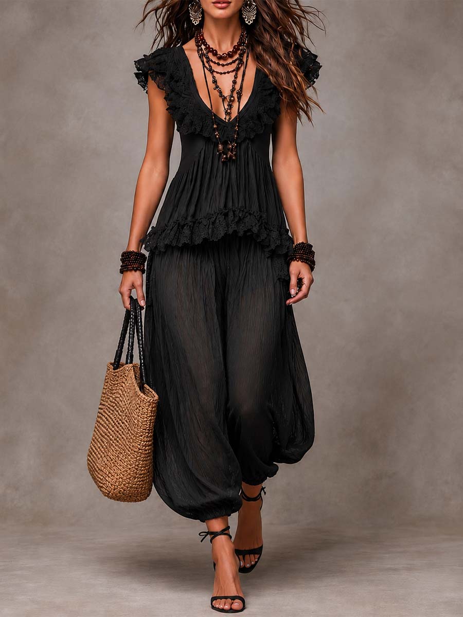 DONATELLA | Conjunto Negro Boho con Escote en V y Acabados de Encaje