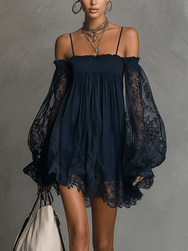 Noemi | Mini Vestido de Gasa Azul Marino con Escote Descubierto, Ribete de Encaje y Mangas Transparentes