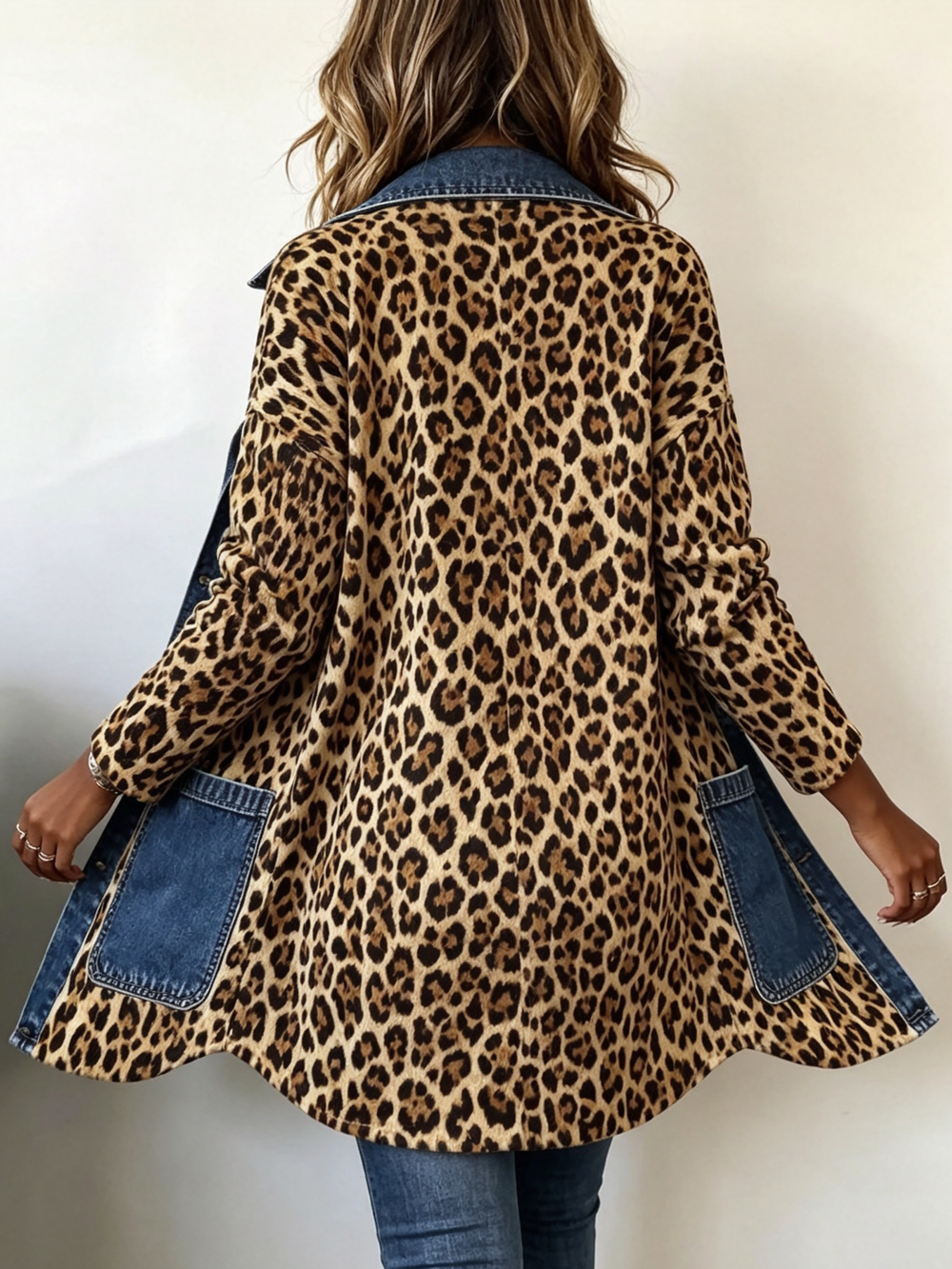 Fablenne | Chaqueta Larga de Estampado Leopardo con Panel Vaquero de Contraste